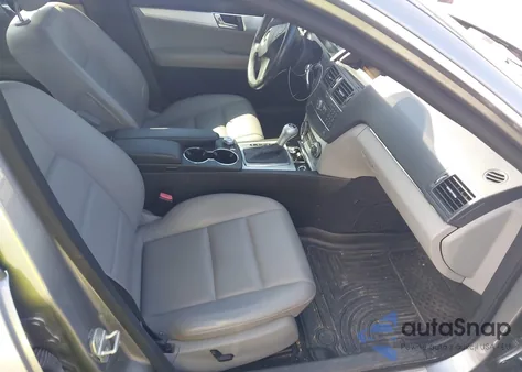 2008 Mercedes-Benz C 300 Luxury 4Matic/Sport 4Matic из США, поврежденный, VIN WDDGF81X38F095658